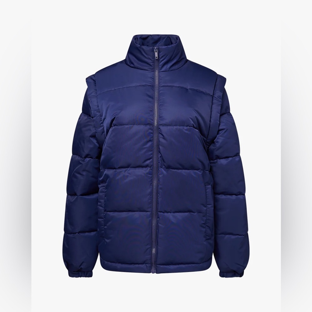 WeWoreWhat Zip Off Sleeve Puffer Jacket in Navy. Size M. NWT!